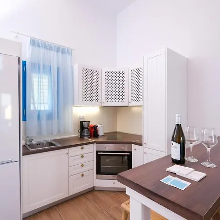 Aelia Collection - Adults Friendly 3*