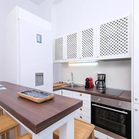 Aelia Collection - Adults Friendly 3* Linaria (Skyros)